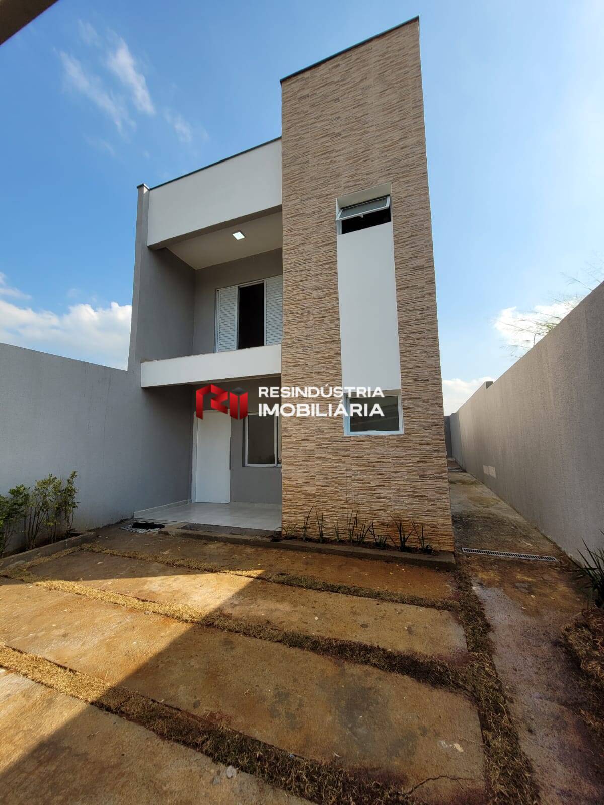 Sobrado à venda com 3 quartos, 147m² - Foto 1