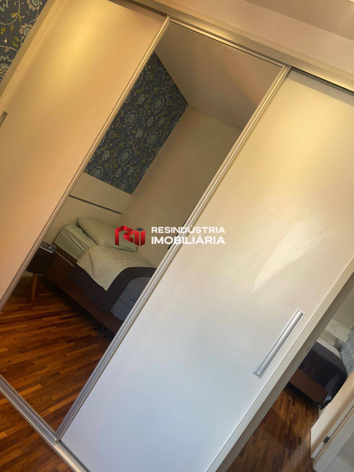 Apartamento à venda com 3 quartos, 107m² - Foto 25