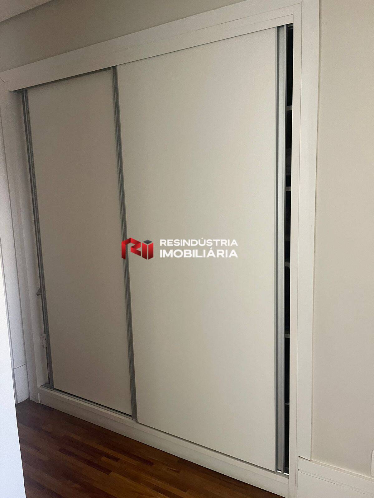 Apartamento à venda com 3 quartos, 107m² - Foto 28