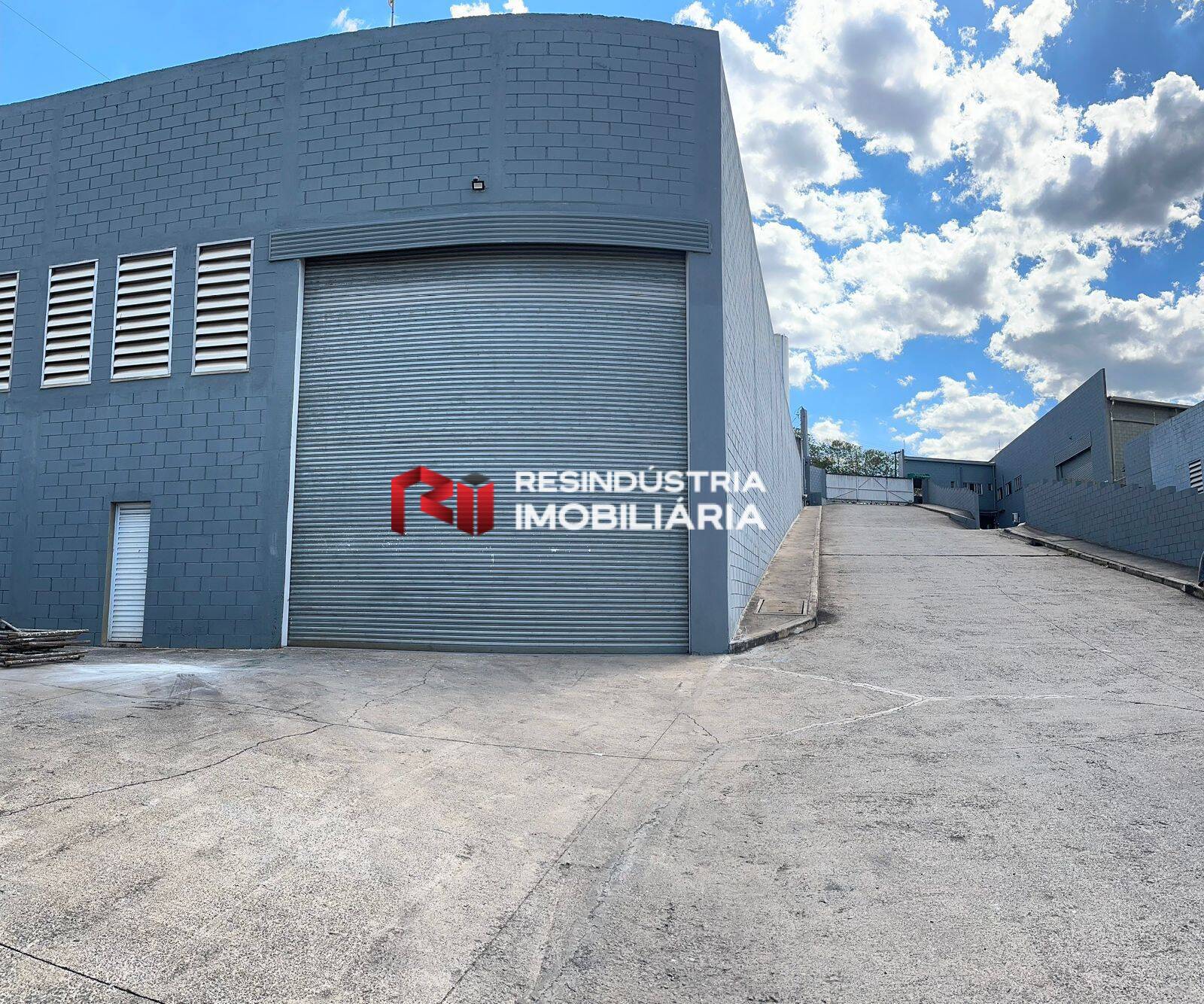 Depósito-Galpão-Armazém para alugar, 572m² - Foto 1