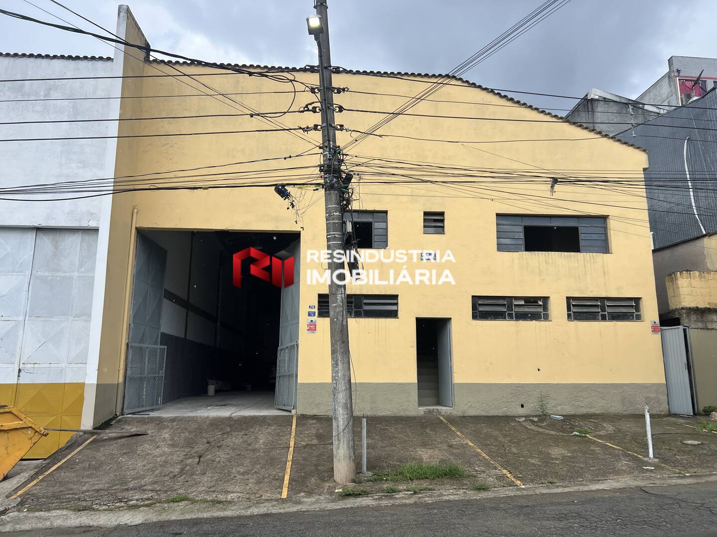 Depósito-Galpão-Armazém para alugar, 700m² - Foto 2