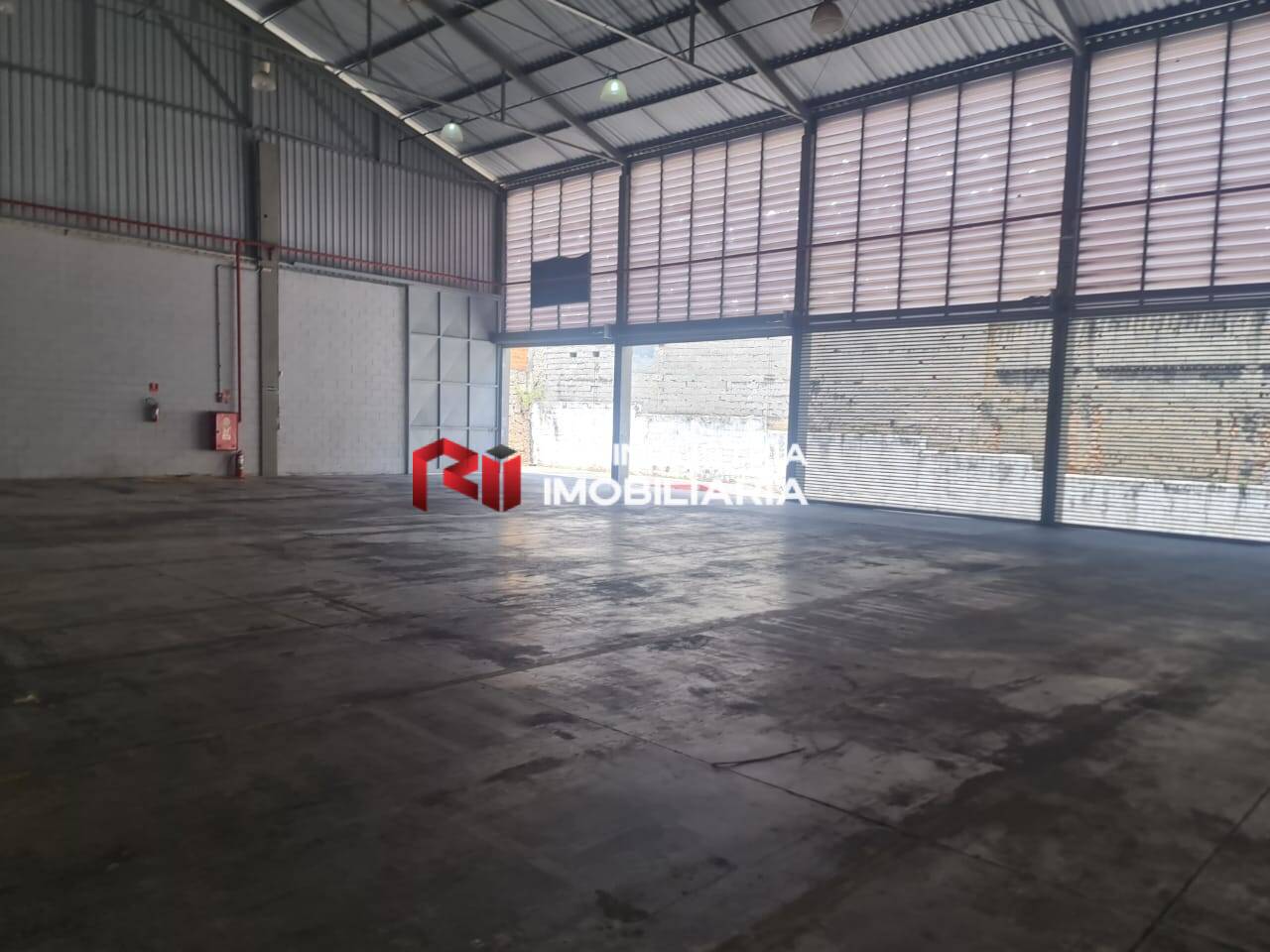 Depósito-Galpão-Armazém para alugar, 1050m² - Foto 5