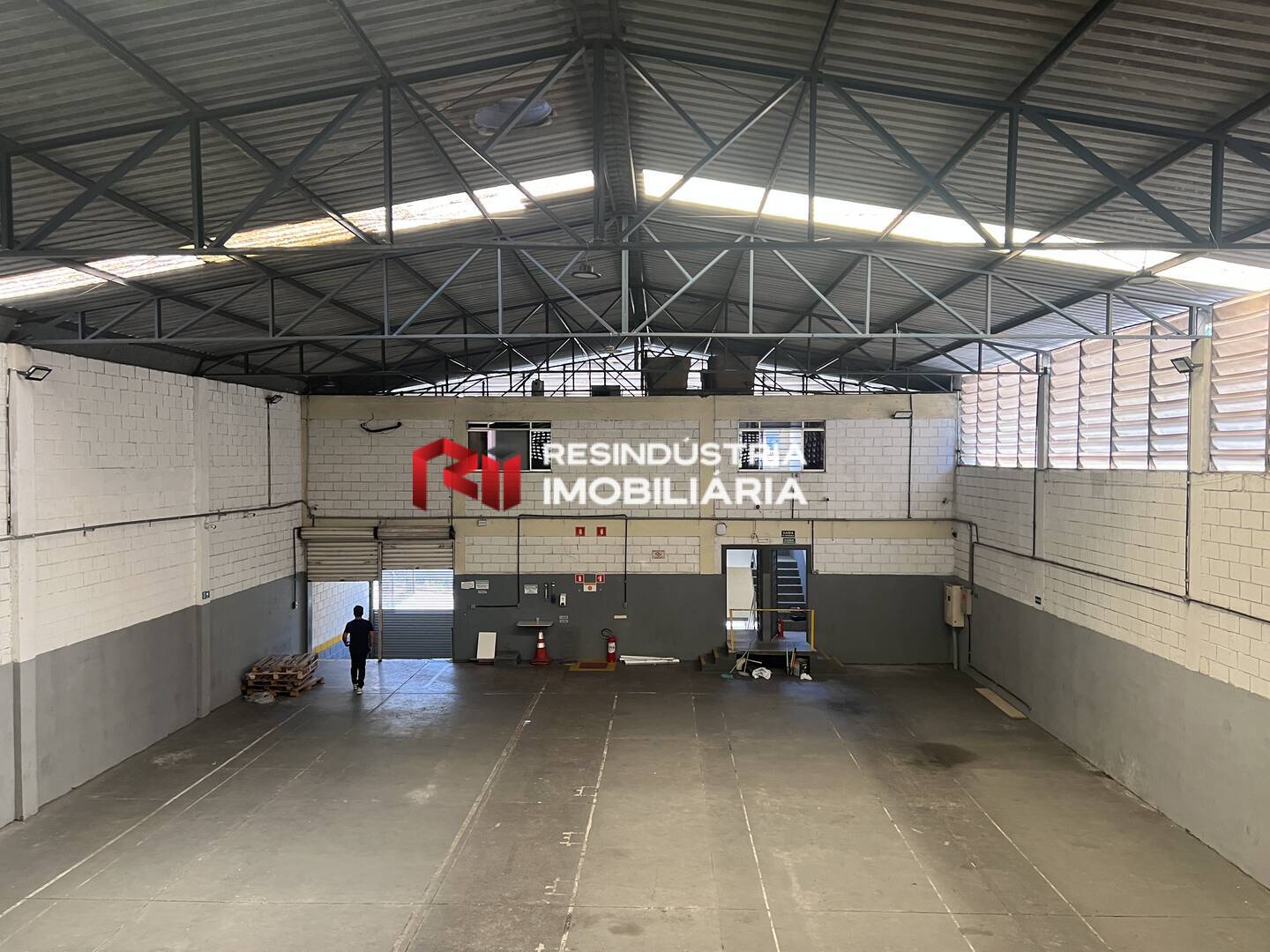 Depósito-Galpão-Armazém para alugar, 640m² - Foto 11