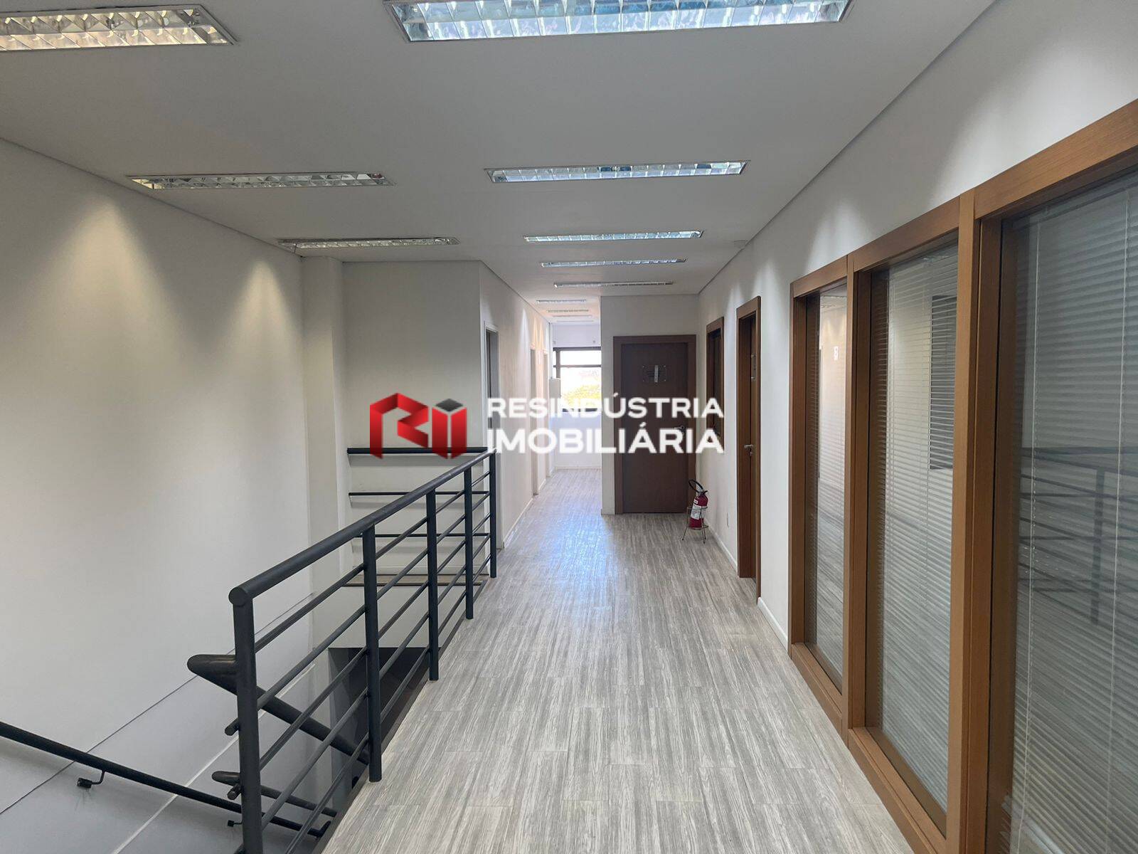 Depósito-Galpão-Armazém à venda, 1074m² - Foto 13