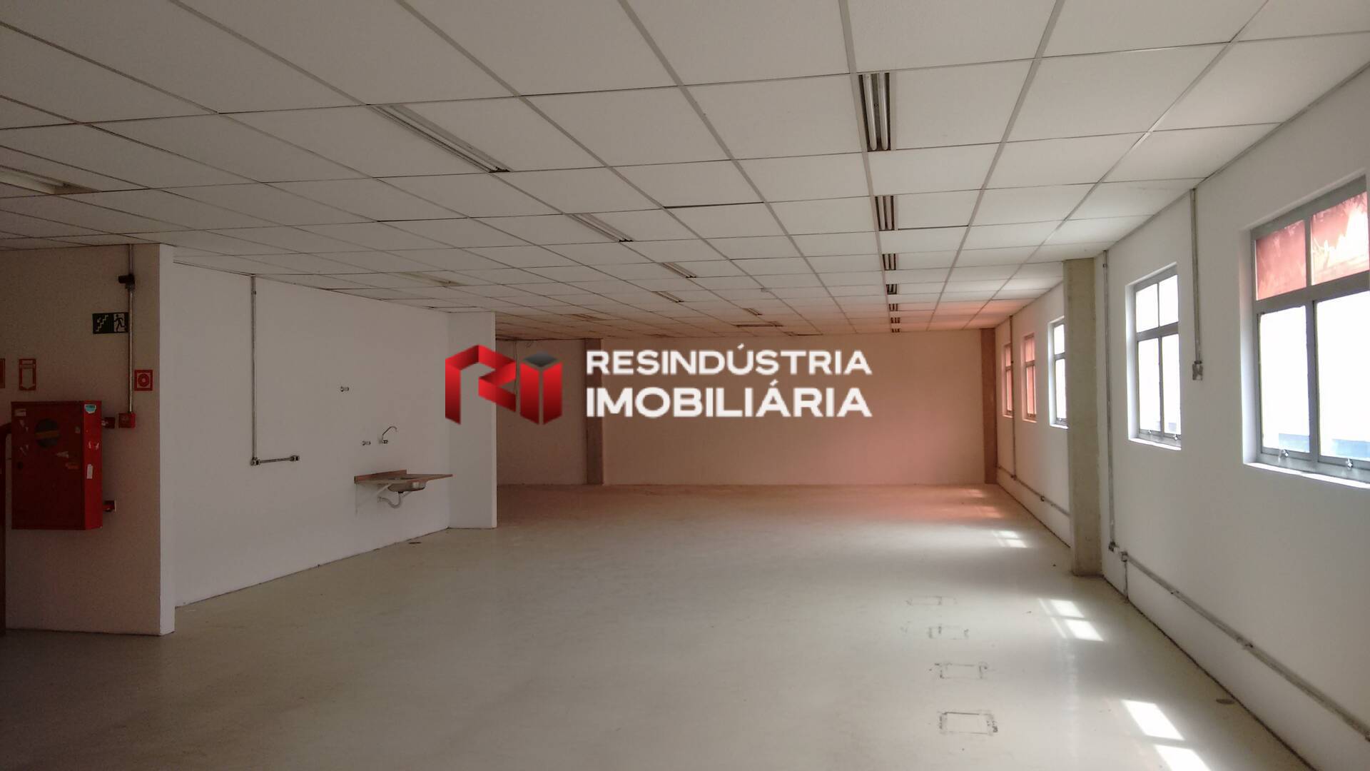 Depósito-Galpão-Armazém para alugar, 1300m² - Foto 18